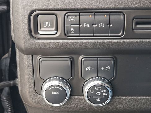 Used 2023 GMC Yukon SLT image 26