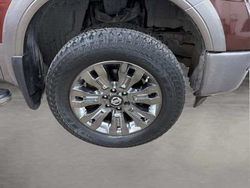 Used 2019 Nissan Titan Platinum Reserve w/ Platinum Utility Package image 17