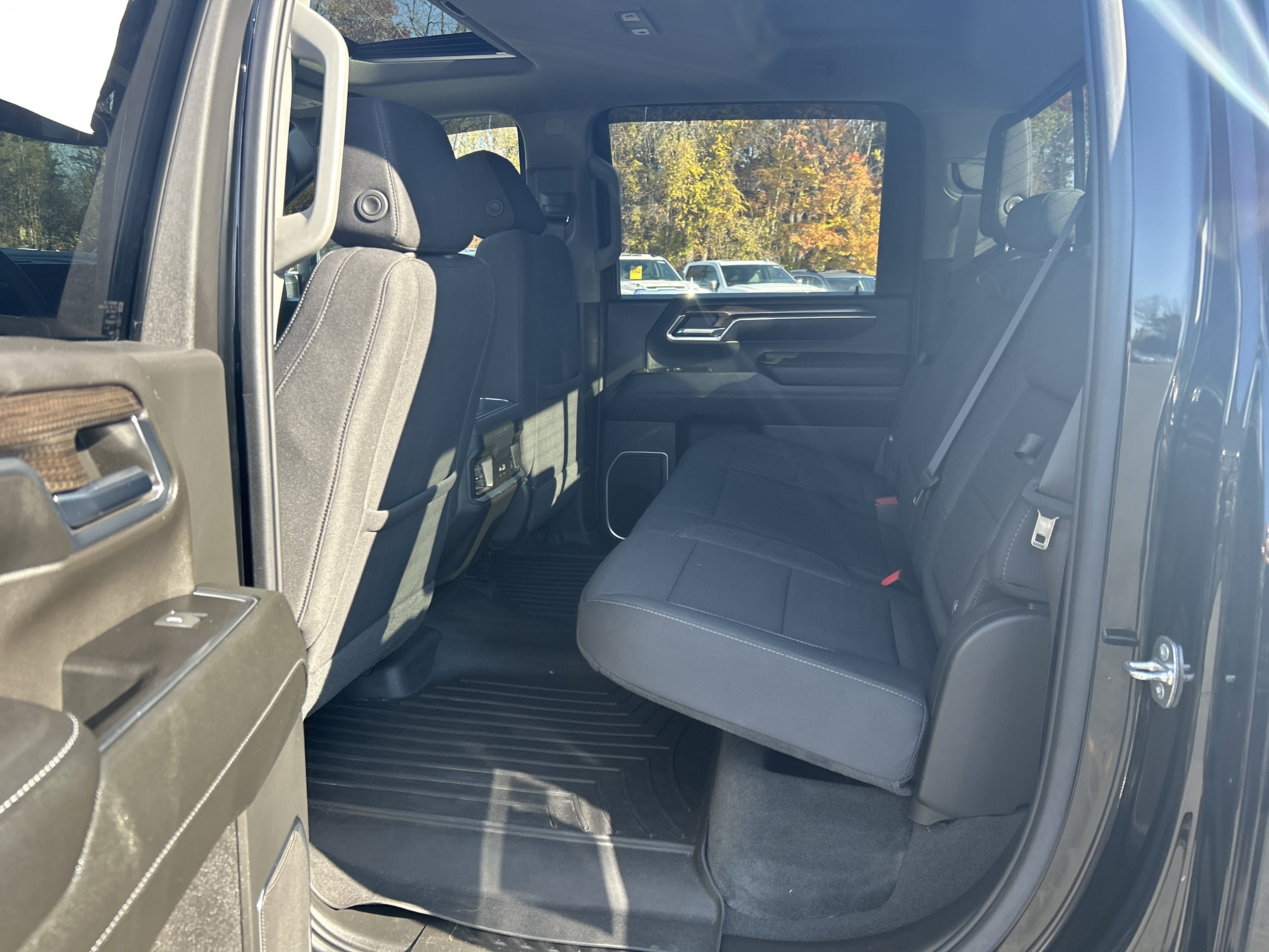 Used 2024 Chevrolet Silverado 2500 LT AWD/4WD image 29