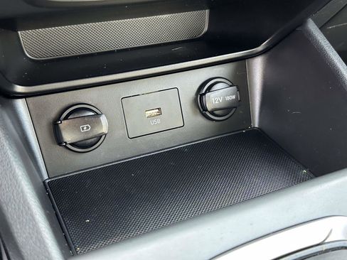 Used 2022 Hyundai Kona SE image 6