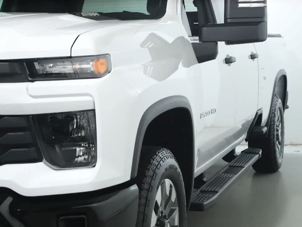 Used 2025 Chevrolet Silverado 2500 Custom w/ Custom Convenience Package AWD/4WD image 4