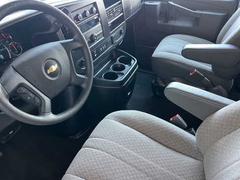Used 2025 Chevrolet Express 3500 LT w/ LT Preferred Equipment Group RWD image 10