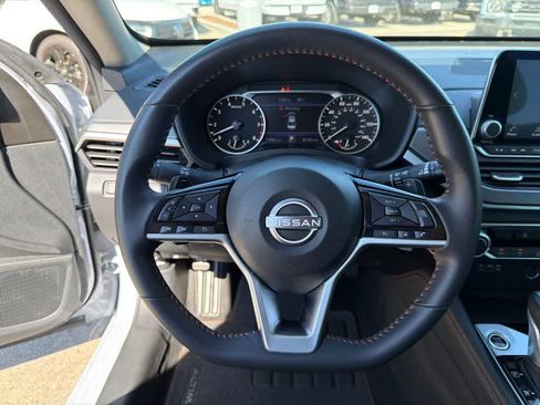 Used 2024 Nissan Altima 2.5 SR FWD image 21