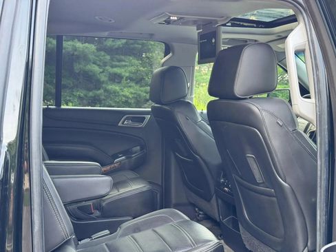 Used 2015 GMC Yukon XL Denali w/ Touring Package AWD/4WD image 17