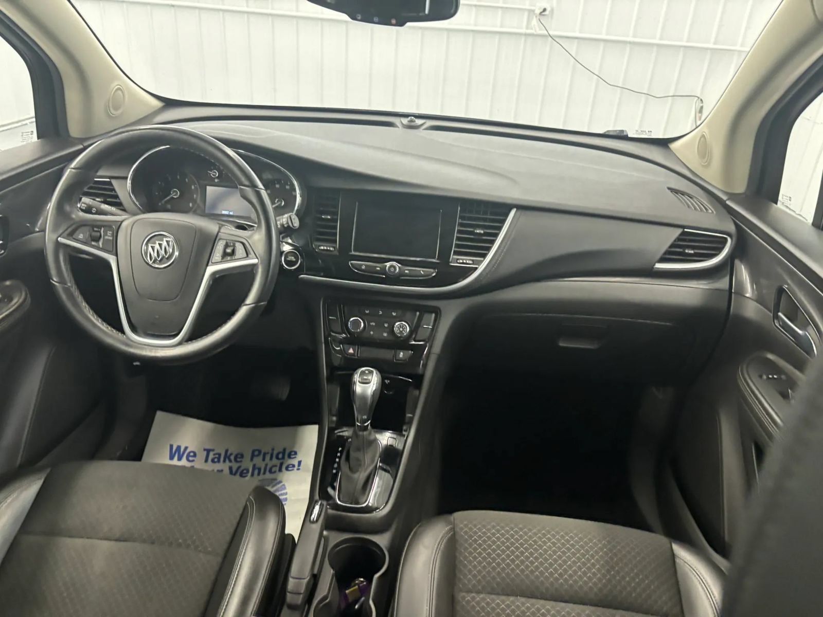 Used 2022 Buick Encore Preferred AWD/4WD image 44