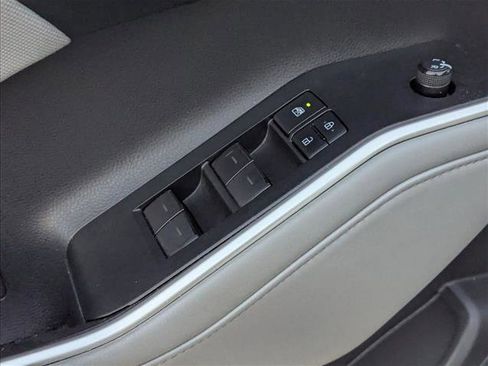 Used 2020 Toyota Highlander L image 5