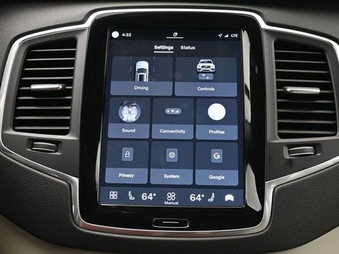 Used 2024 Volvo XC90 B5 Core w/ Protection Package Premier image 15