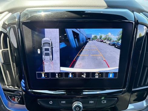 Used 2023 Chevrolet Traverse RS AWD/4WD image 19