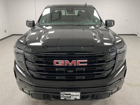 Used 2024 GMC Sierra 1500 Elevation w/ Elevation Premium Package AWD/4WD image 3