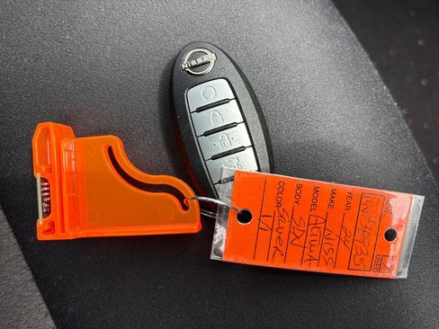 Used 2024 Nissan Altima 2.5 SV FWD image 30