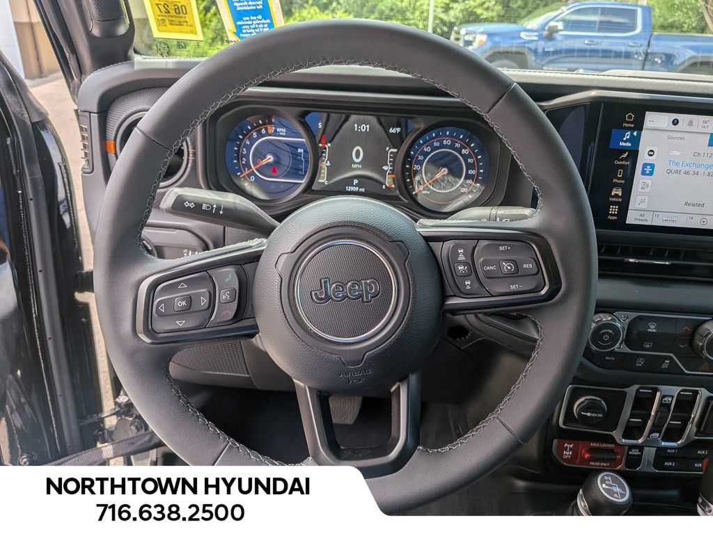Used 2026 Jeep Gladiator Mojave AWD/4WD image 7