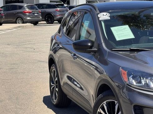 Used 2022 Ford Escape SE FWD image 5
