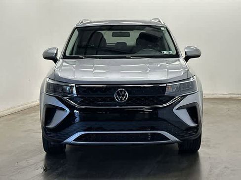 Certified 2022 Volkswagen Taos SE image 30