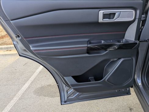 Certified 2024 Ford Explorer ST-Line w/ Class IV Trailer Tow Package image 27