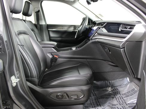 Used 2024 Jeep Grand Cherokee Limited 4xe image 13