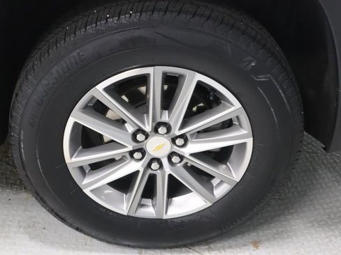 Used 2023 Chevrolet Traverse LT FWD image 18
