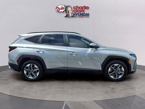 Used 2025 Hyundai Tucson SEL FWD image 6