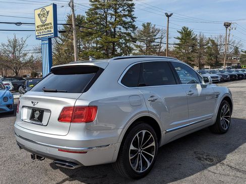 Used 2018 Bentley Bentayga Onyx Edition image 7