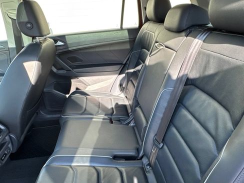 Used 2019 Volkswagen Tiguan SEL Premium AWD/4WD image 14