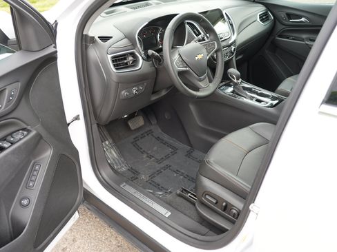 Used 2023 Chevrolet Equinox Premier AWD/4WD image 15