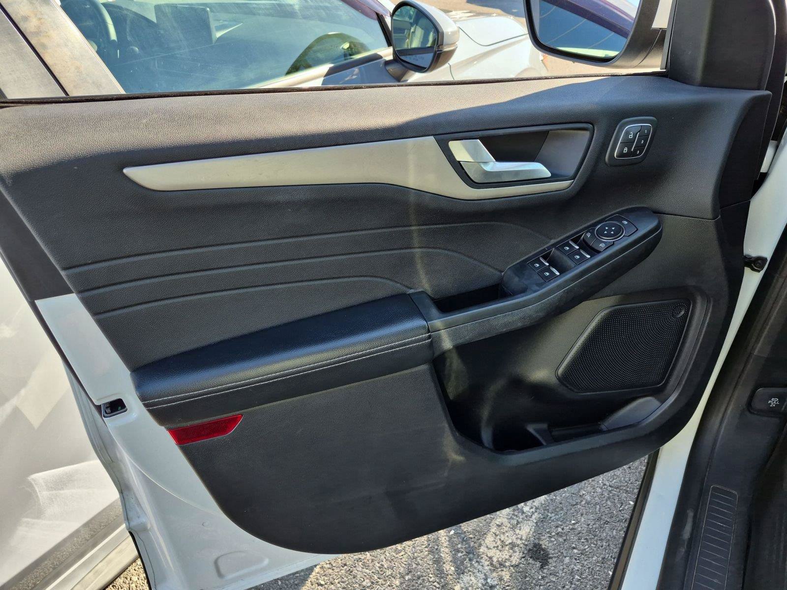 Used 2022 Ford Escape SEL w/ Technology Package AWD/4WD image 12