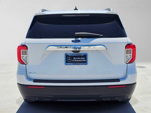 Used 2021 Ford Explorer XLT RWD image 4