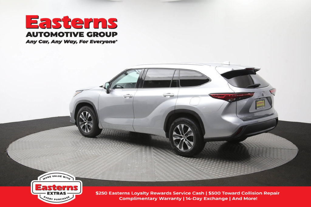 Used 2021 Toyota Highlander XLE FWD image 69