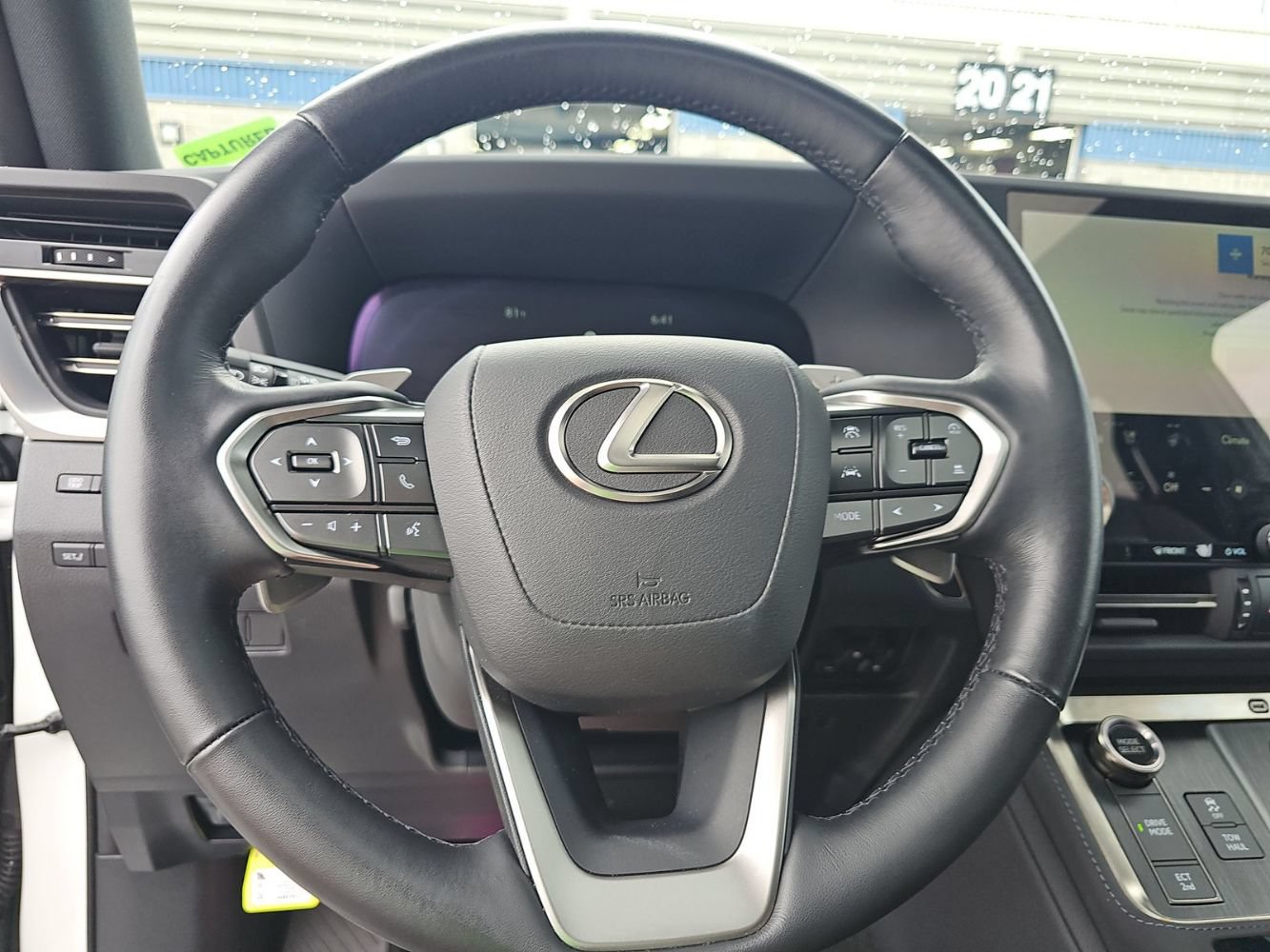 Used 2025 Lexus GX 550 w/ Cold Area Package AWD/4WD image 12