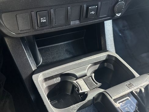 Used 2020 Toyota Tacoma SR AWD/4WD image 37