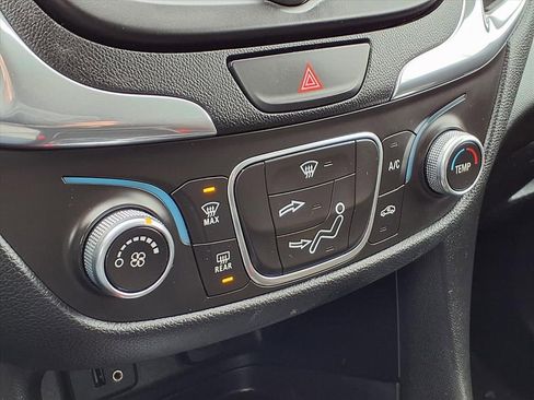 Used 2018 Chevrolet Equinox LT image 28