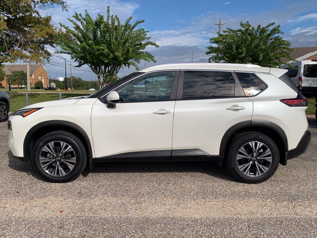 Used 2023 Nissan Rogue SV w/ SV Premium B Package FWD image 5
