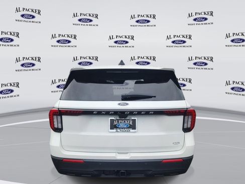 New 2026 Ford Explorer Active RWD image 4