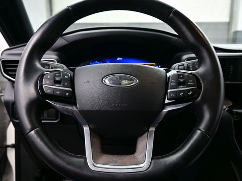 Used 2023 Ford Explorer Platinum w/ Technology Package AWD/4WD image 26