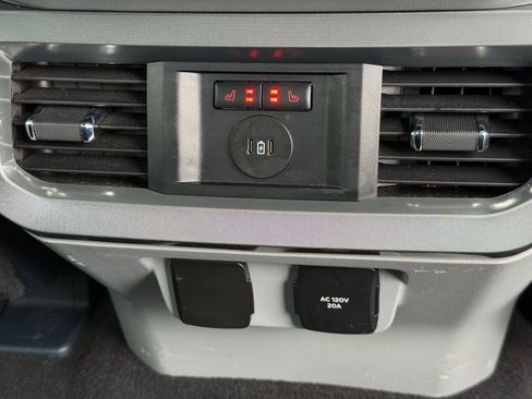 Used 2024 Ford F350 Limited image 17