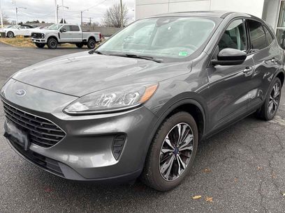 Used 2021 Ford Escape SE w/ SE Sport Appearance Package