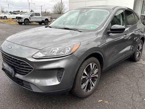 Used 2021 Ford Escape SE w/ SE Sport Appearance Package image 1