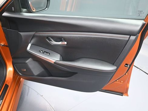 Used 2025 Nissan Sentra SR w/ SR Premium Package image 36