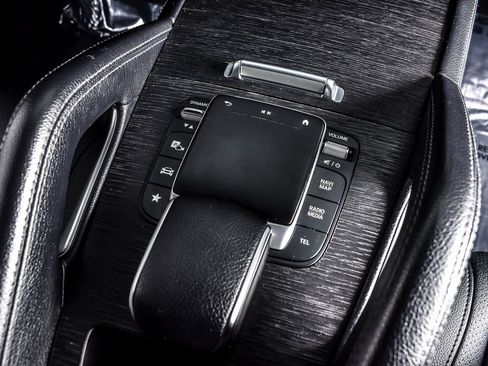 Used 2022 Mercedes-Benz GLE 350 4MATIC w/ Premium Package image 28