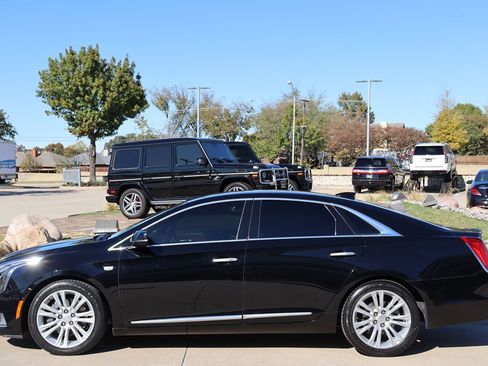 Used 2019 Cadillac XTS Luxury image 6