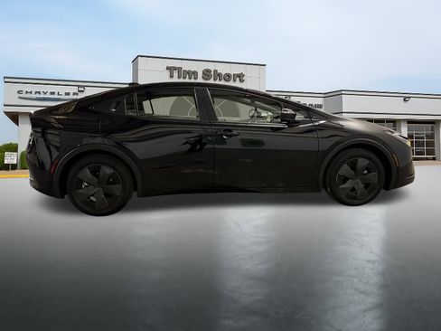 Used 2025 Toyota Prius LE image 6
