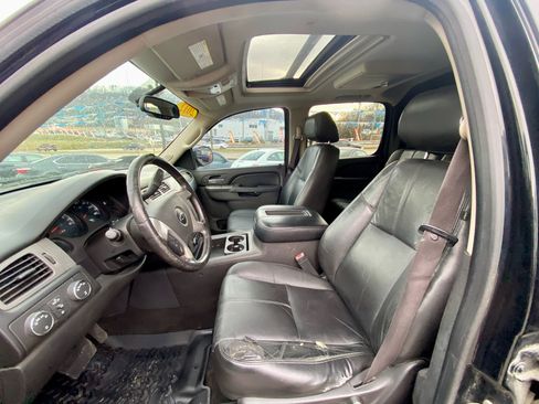 Used 2012 Chevrolet Avalanche LT image 10