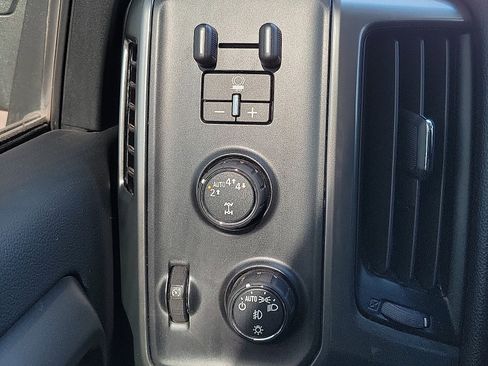 Used 2018 Chevrolet Silverado 1500 LT w/ LPO, Black Pack image 16