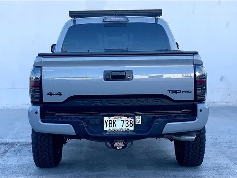 Used 2017 Toyota Tacoma TRD Pro AWD/4WD image 5
