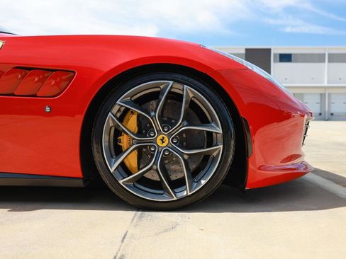 Used 2019 Ferrari GTC4Lusso T image 33