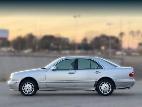 Used 2002 Mercedes-Benz E 320 4MATIC Sedan image 8