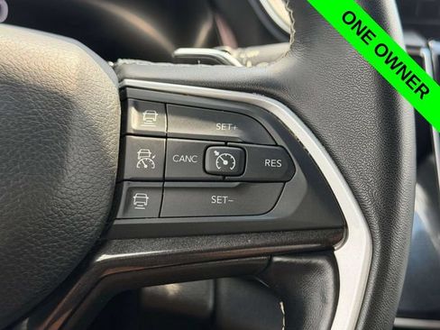 Used 2022 Jeep Grand Cherokee Altitude AWD/4WD image 14