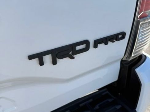 Used 2019 Toyota Tacoma TRD Pro AWD/4WD image 9