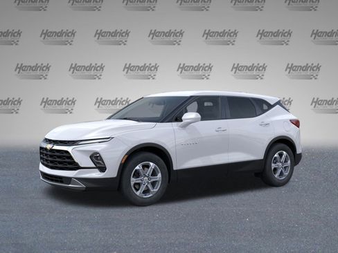 New 2025 Chevrolet Blazer LT w/ Driver Confidence Package image 3