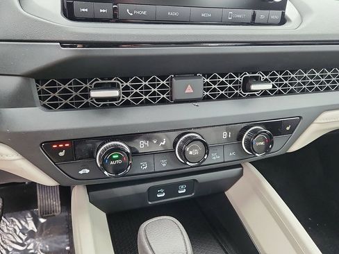 Certified 2025 Honda Accord SE image 9