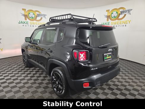 Certified 2018 Jeep Renegade Latitude w/ Cold Weather Group image 7